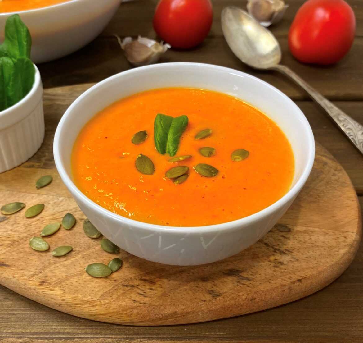 Аппетитное и полезное блюдо: классический рецепт томатного супа-пюре и различные его вариации