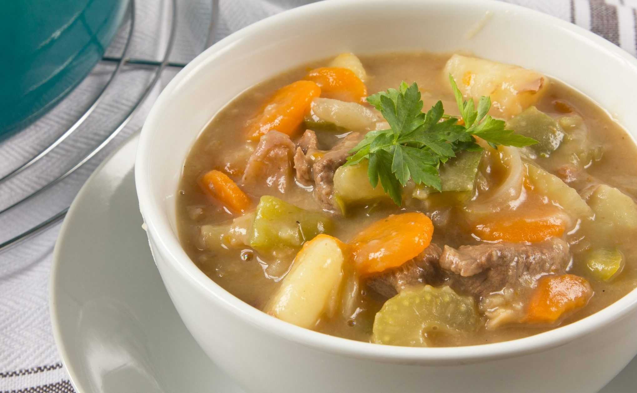 Два проверенных рецепта супа с мясом и картофелем