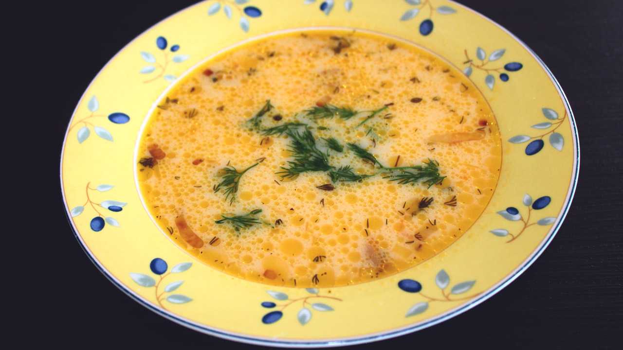 Сырный суп с плавленным сыром и грибами