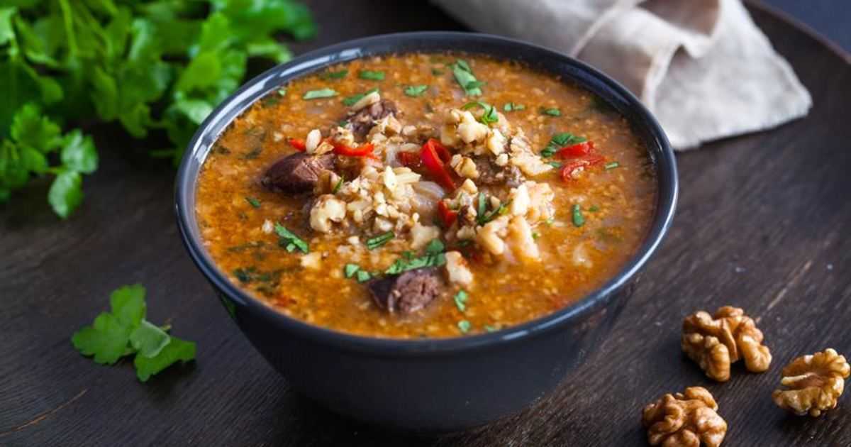 Харчо с рисом и томатной пастой