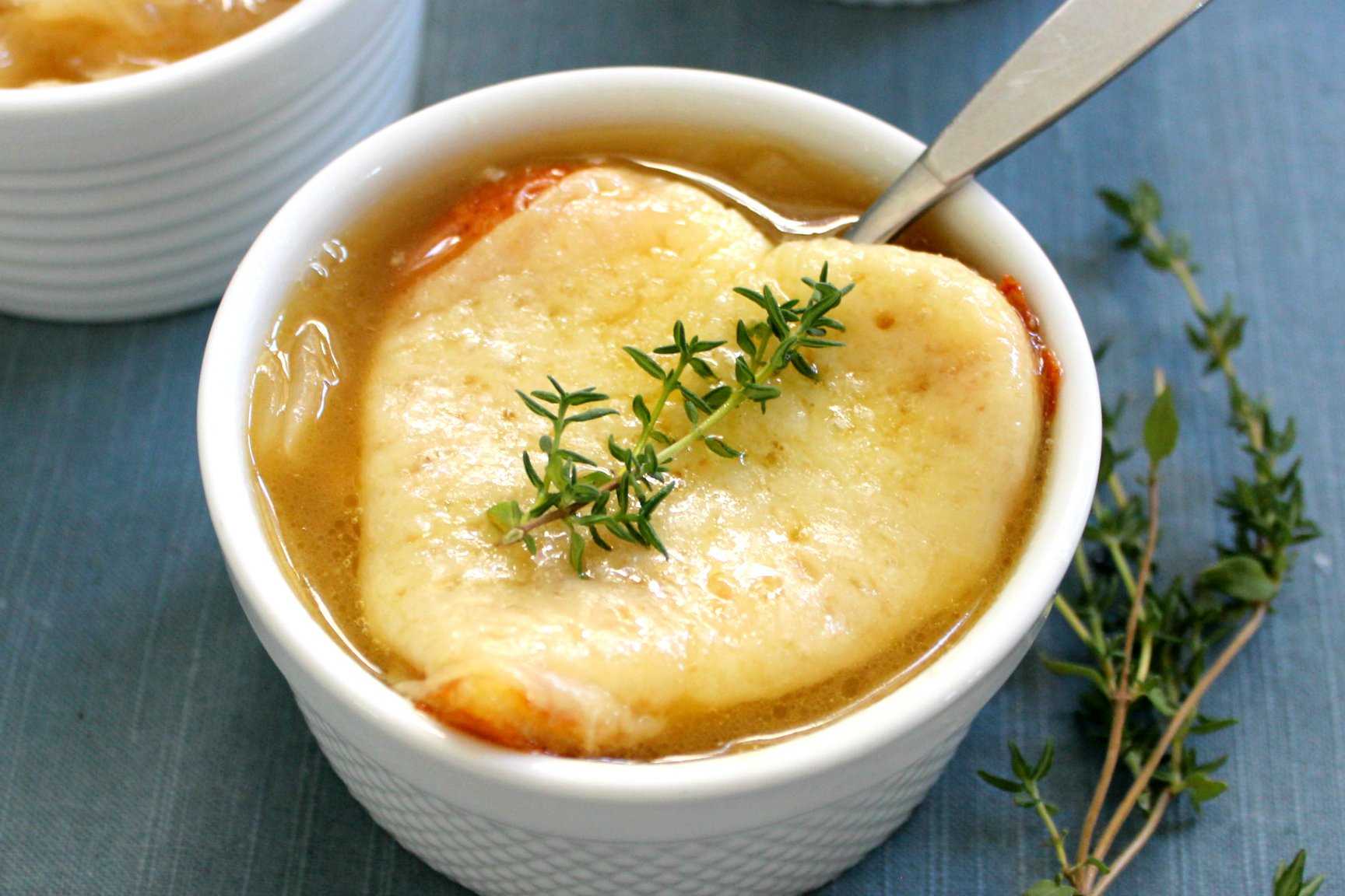 Французский луковый суп с сыром - пошаговый рецепт с фото