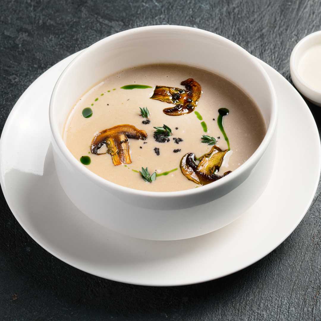 Сырный суп с курицей и грибами
