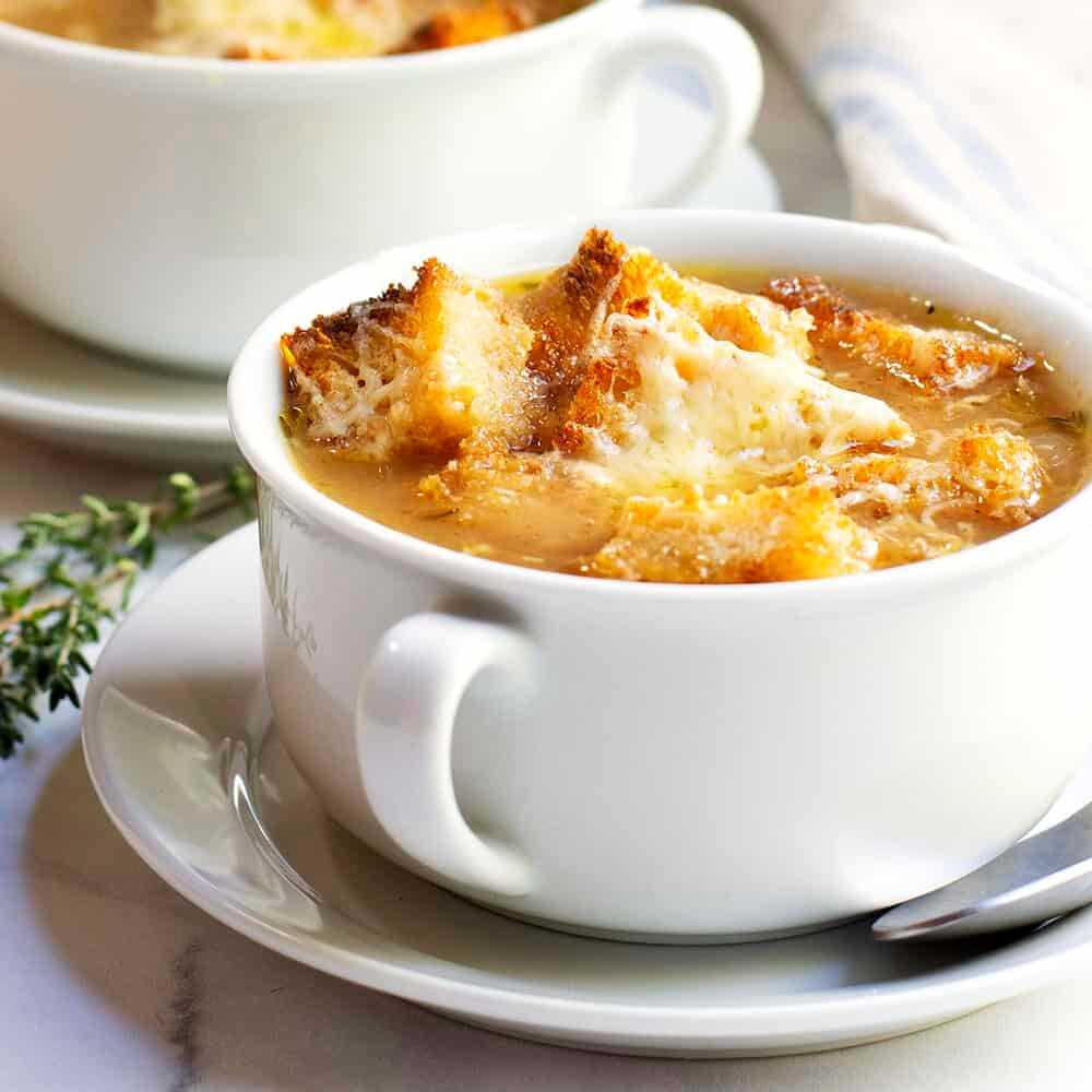 Французский луковый суп — 7 настоящих рецептов приготовления