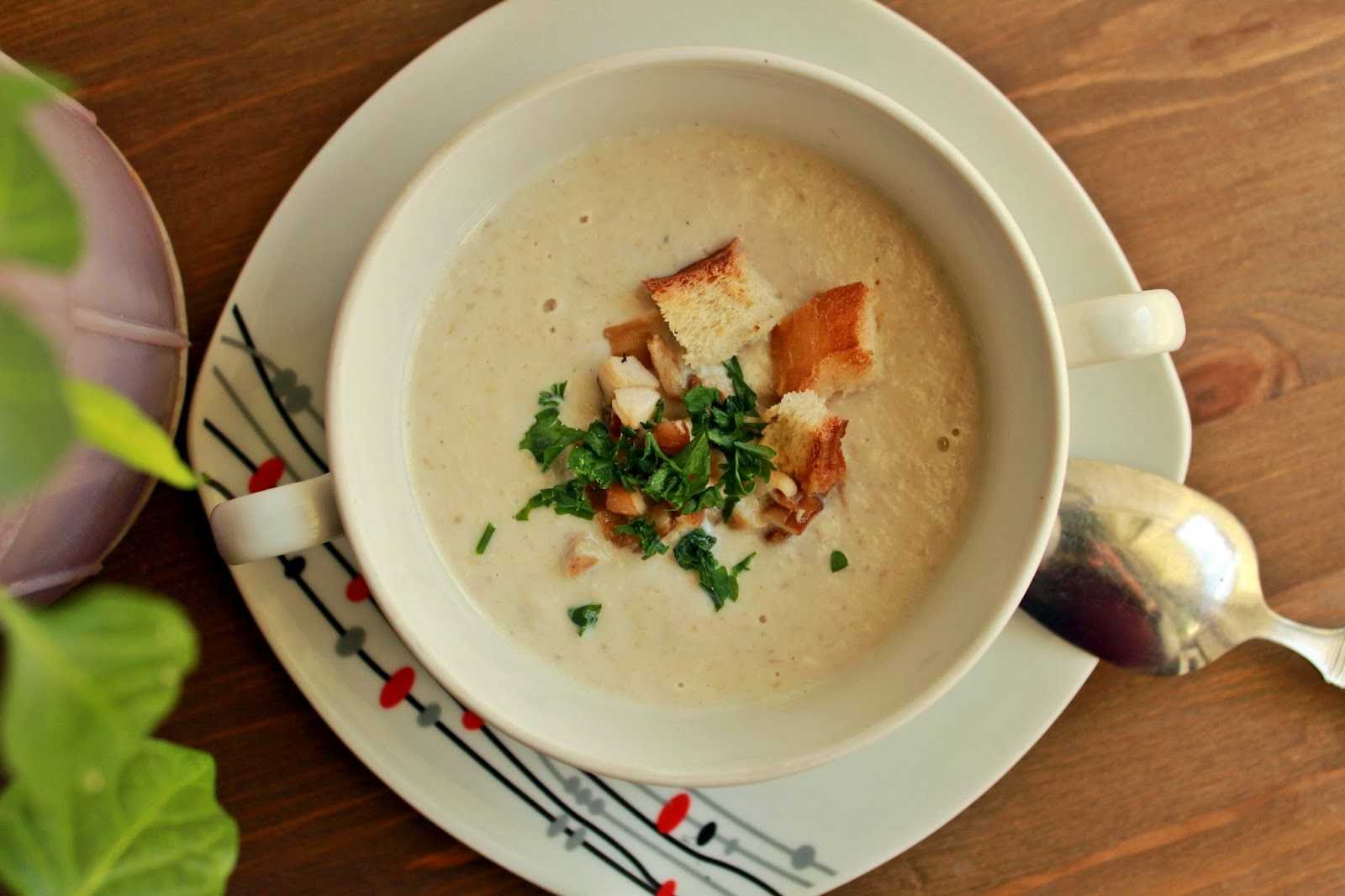 Нежный ароматный суп-пюре из сушеных грибов. рецепт приготовления и разновидности
