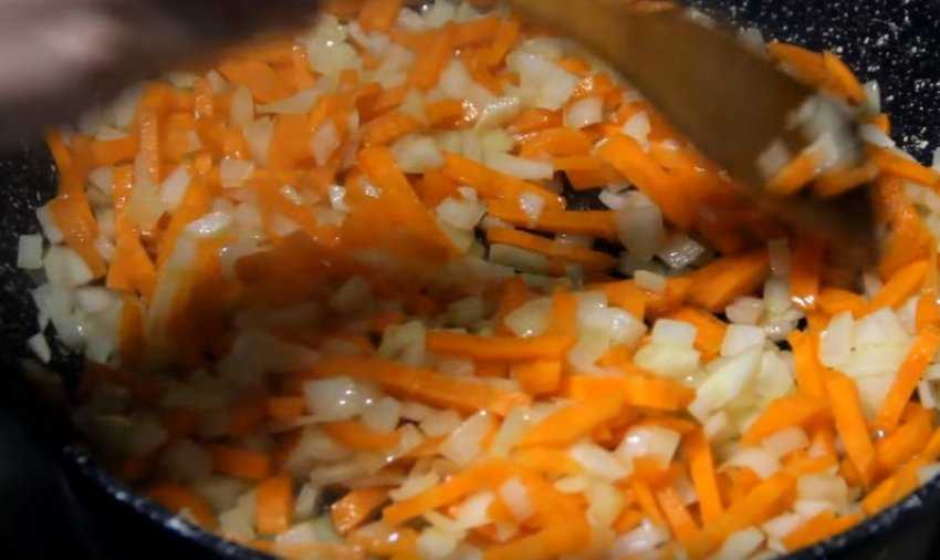 Суп из консервированной горбуши с рисом рецепт с фото пошагово - 1000.menu