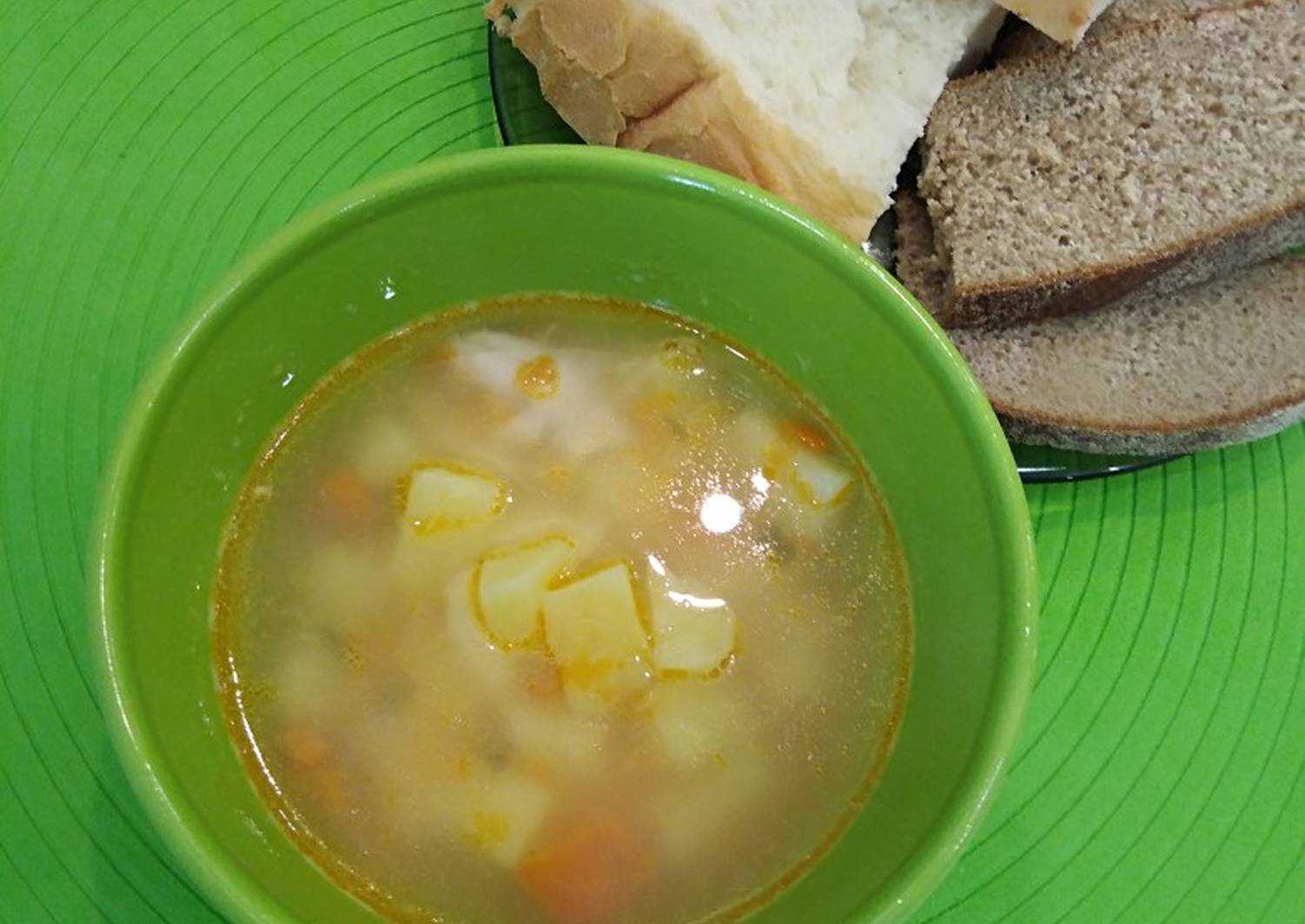 Гороховый суп с индейкой. Суп для кормящей мамы. Супы для кормящих. Супы при гв. Суп детский на бульоне.