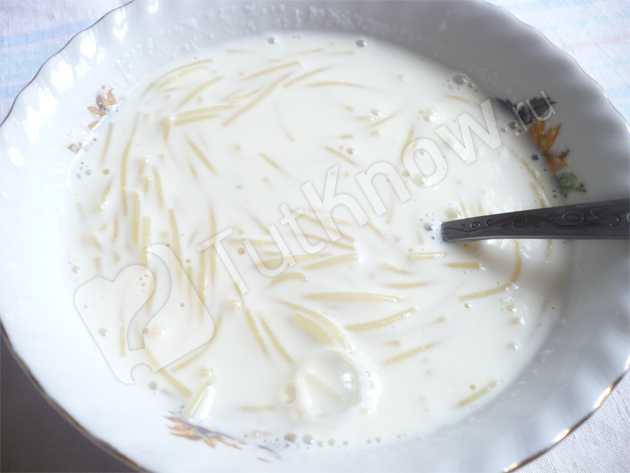 Лапша пропорции. Молочный вермишелевый суп. Молочная вермишелевая каша. Молочный суп с макаронами. Молочный суп с вермишелью.
