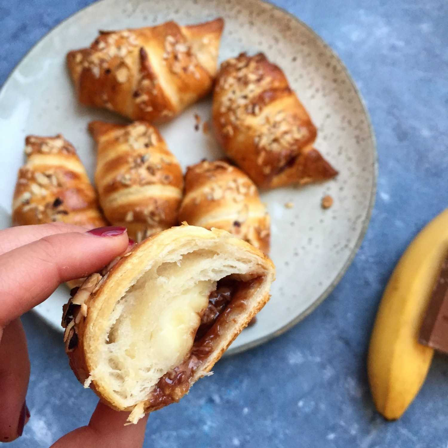 Запеченные булочки с начинкой в духовке рецепт с фото