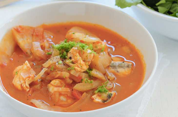 Суп с морепродуктами и фенхелем