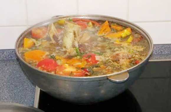 Шурпа из свинины в казане на костре рецепт с фото - 1000.menu