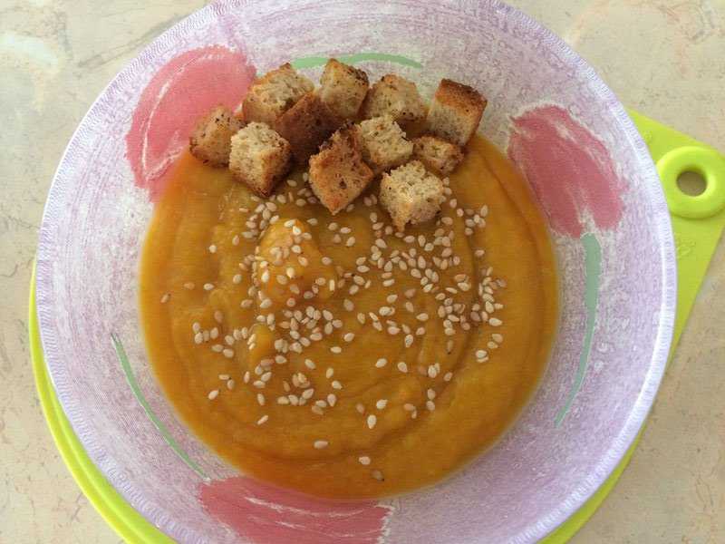 Суп с тыквой на курином бульоне - рецепт с сыром