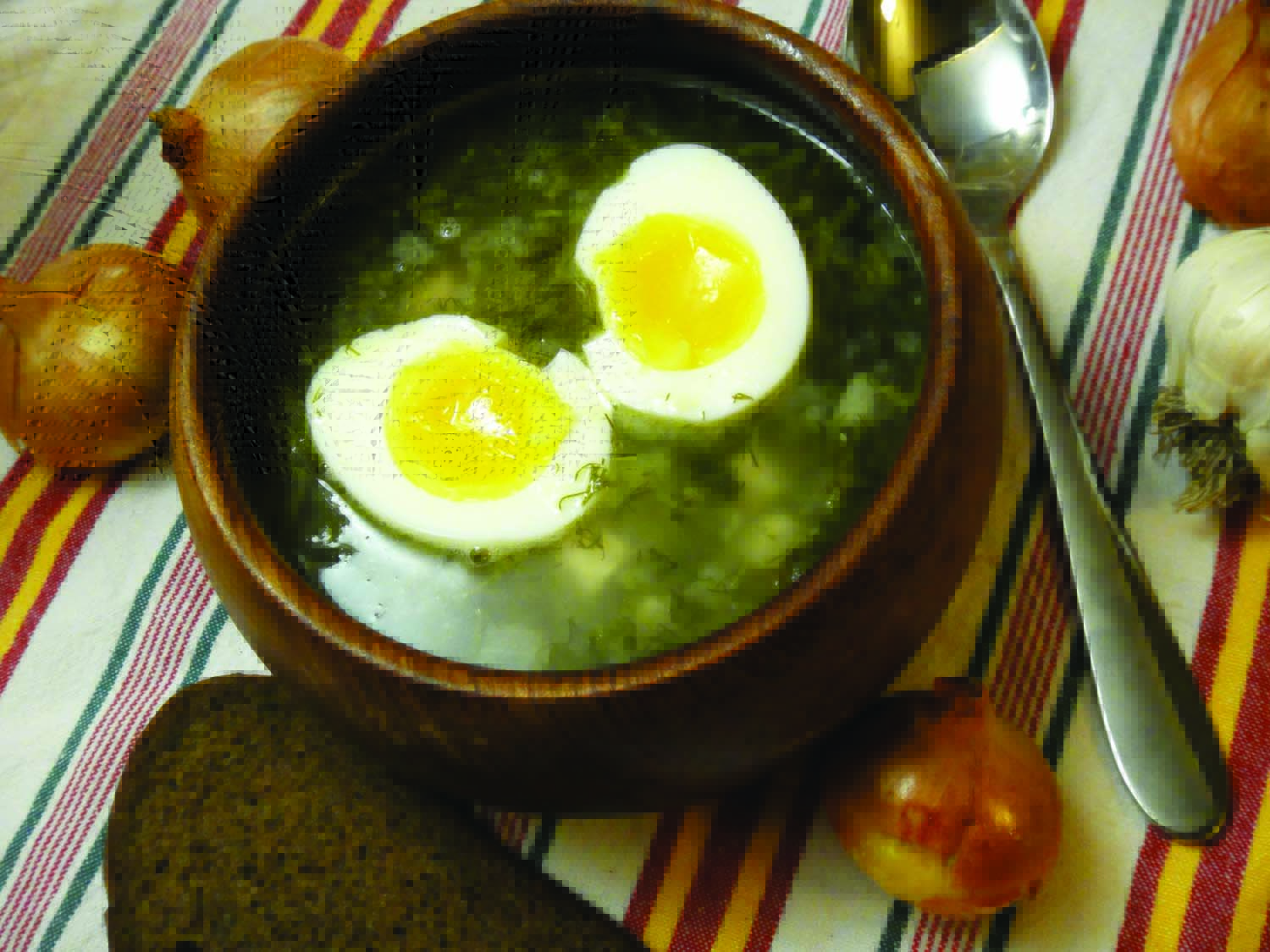 Суп со щавелем и яйцом фото