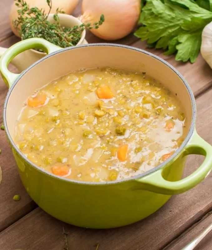 Гороховый суп ребенку 1. Гороховый суп вегетарианский. Горох для супа. Наваристый гороховый суп. Суп пшённый с горохом.