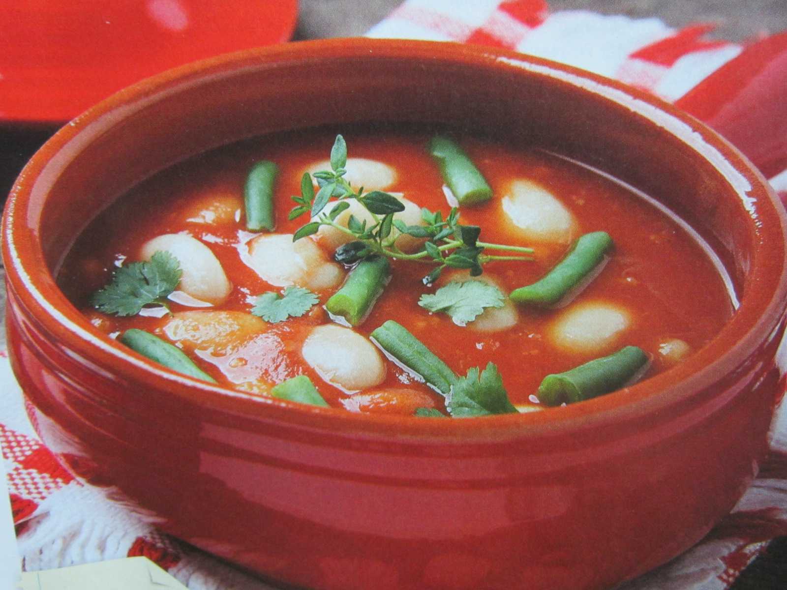 Фасолевый суп с стручковой