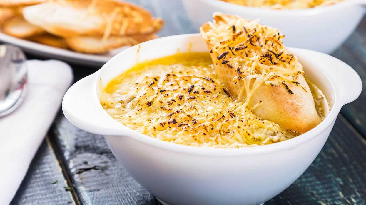 Французский луковый суп: классический рецепт и другие варианты