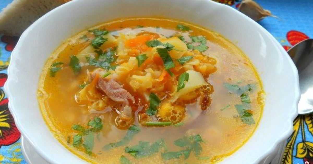 Гороховый суп с копчеными ребрышками классический