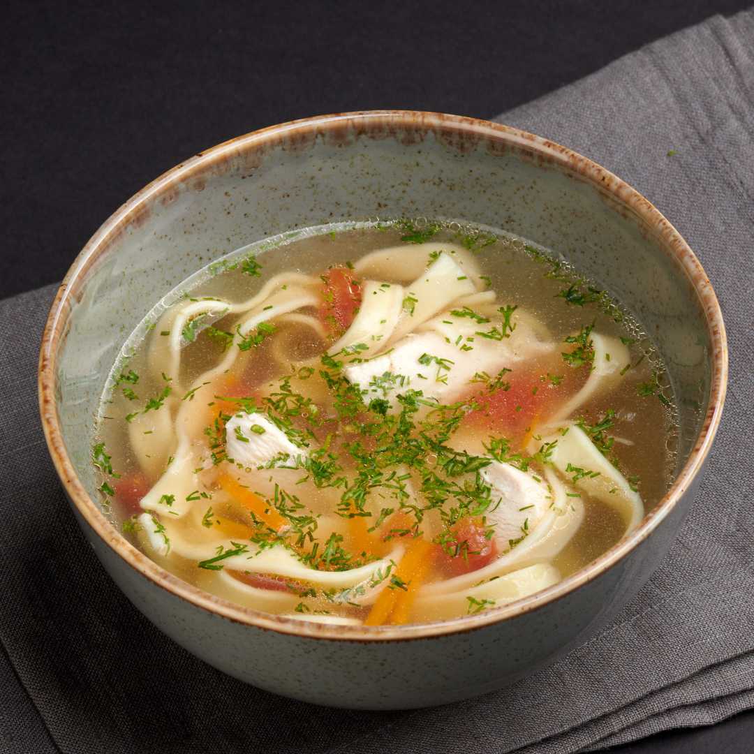 Куриный суп с домашней яичной лапшой рецепт с фото пошагово - 1000.menu
