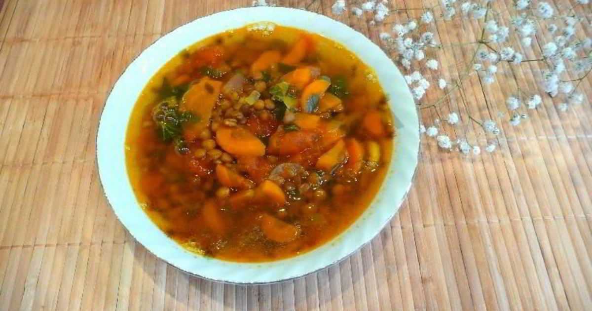 Суп чечевичный куриный с картошкой и зеленью