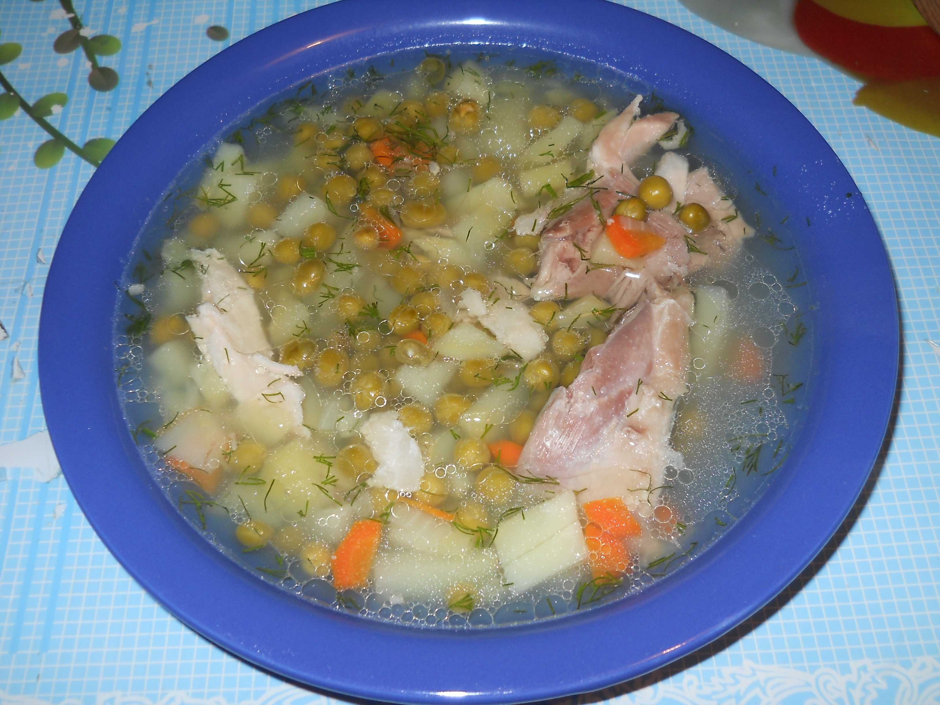 Рыбный суп с зеленым горошком