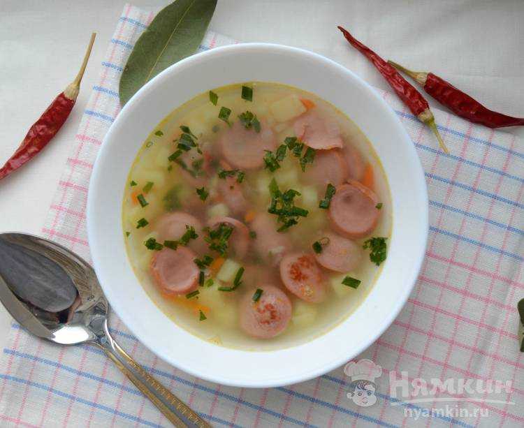 Вкусный сырный суп с сосисками