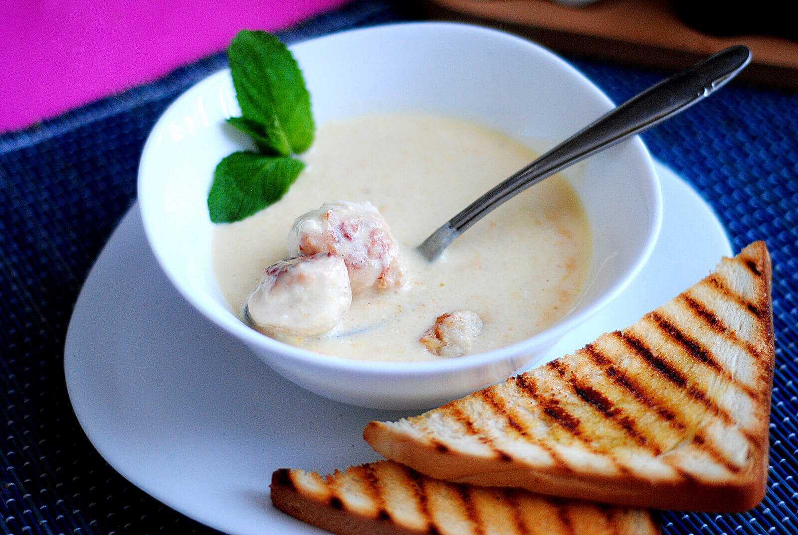 Сырный суп с фрикадельками