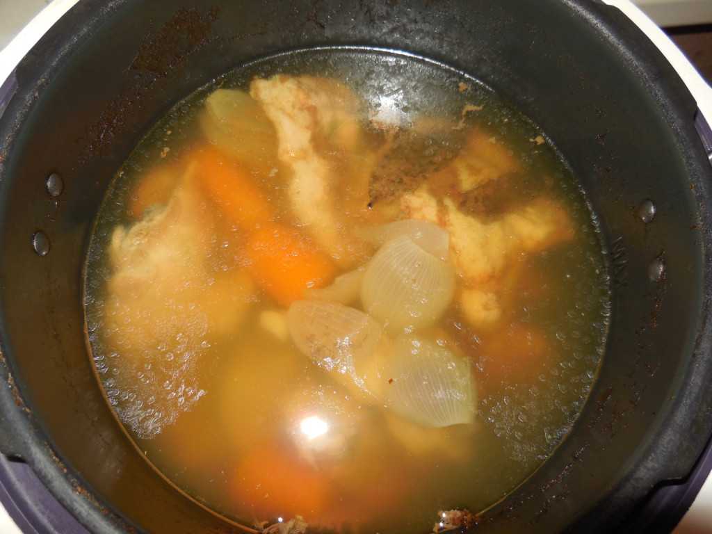 Рисовый суп с курицей в мультиварке: 3 вкусных рецепта