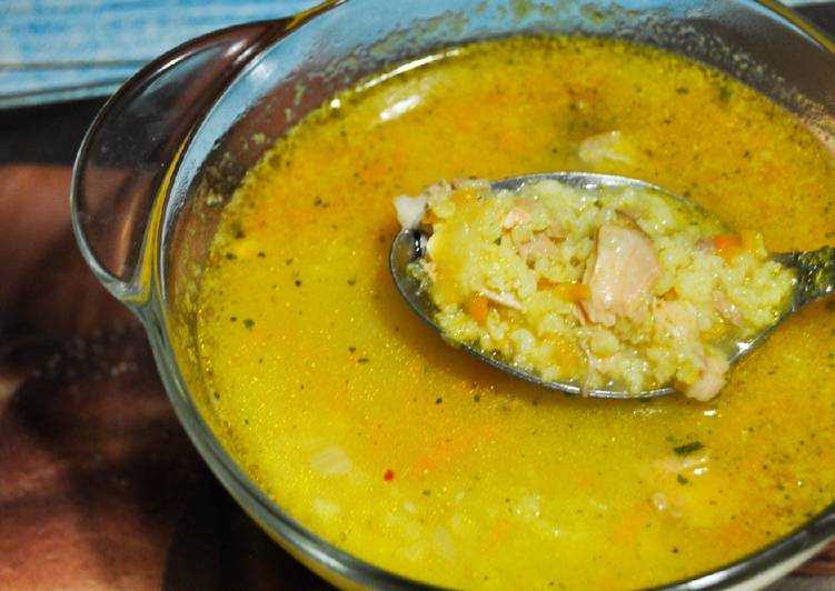 Рыбный суп из горбуши, трески, семги, минтая, форели, сайры и консервы