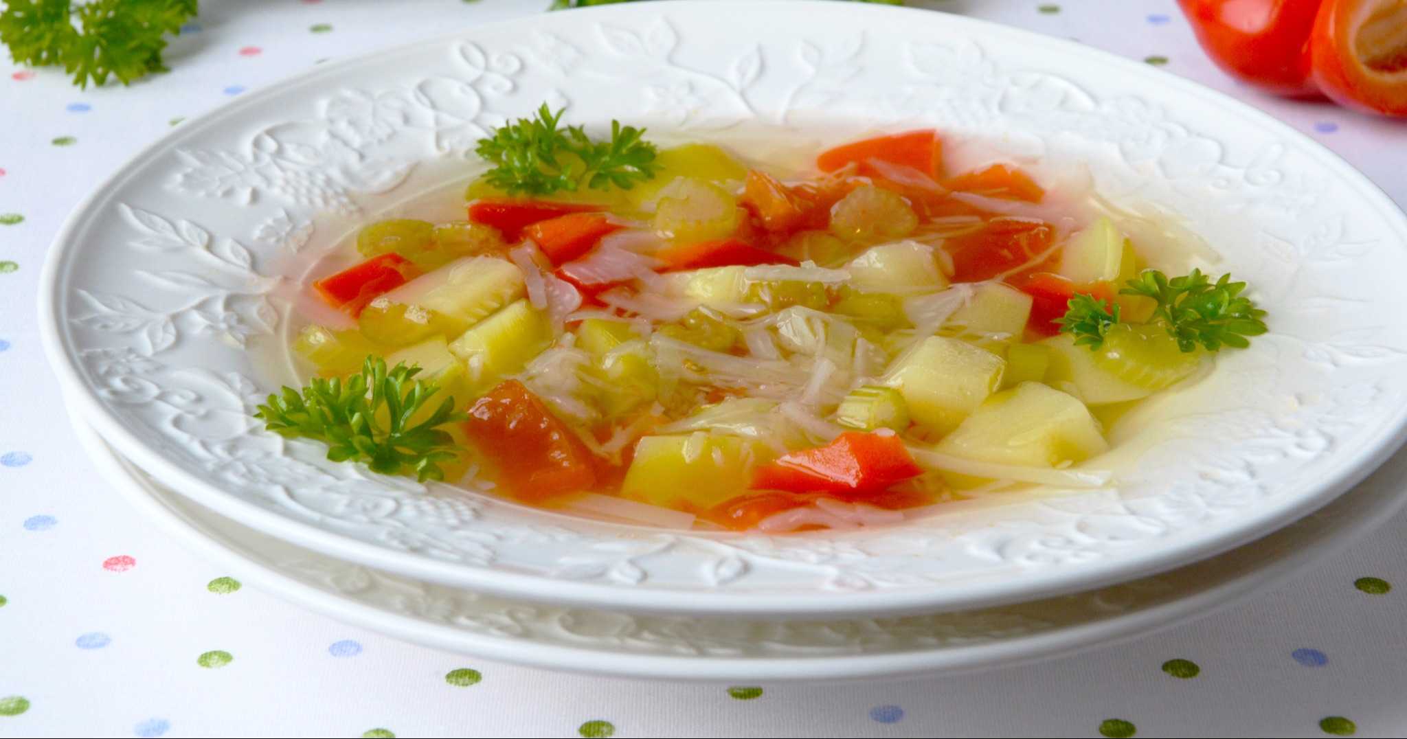 Суп с сельдереем и овощами