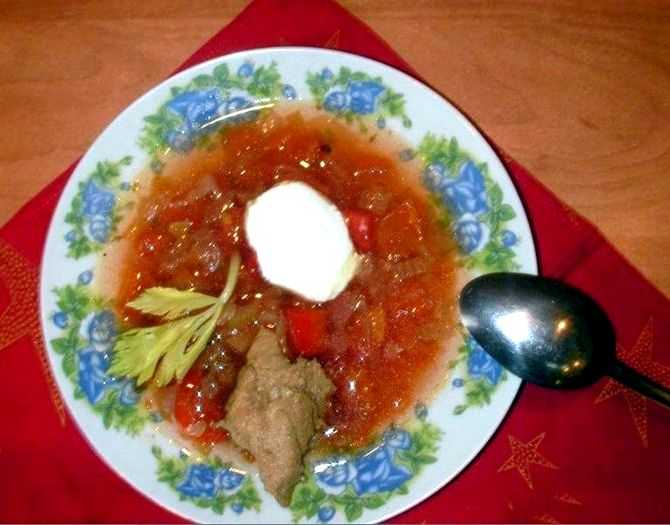 Как приготовить борщ со свеклой, болгарским перцем, капустой и сельдереем: поиск по ингредиентам, советы, отзывы, подсчет калорий, изменение порций, похожие рецепты