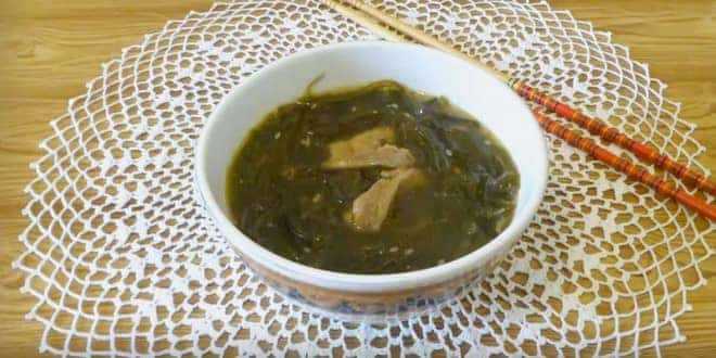 Суп с морской капустой и яйцом