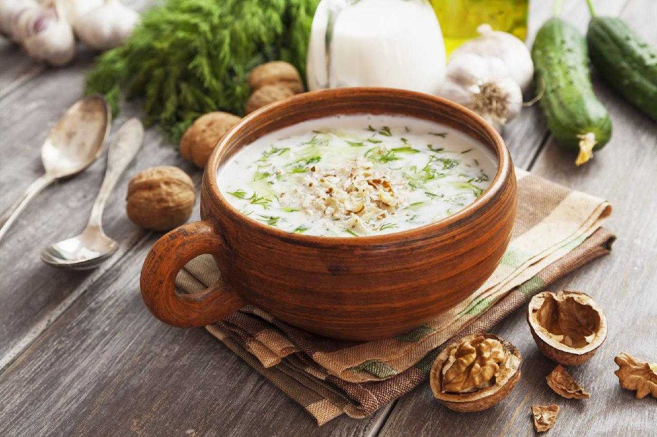 Болгарский холодный суп из йогурта
