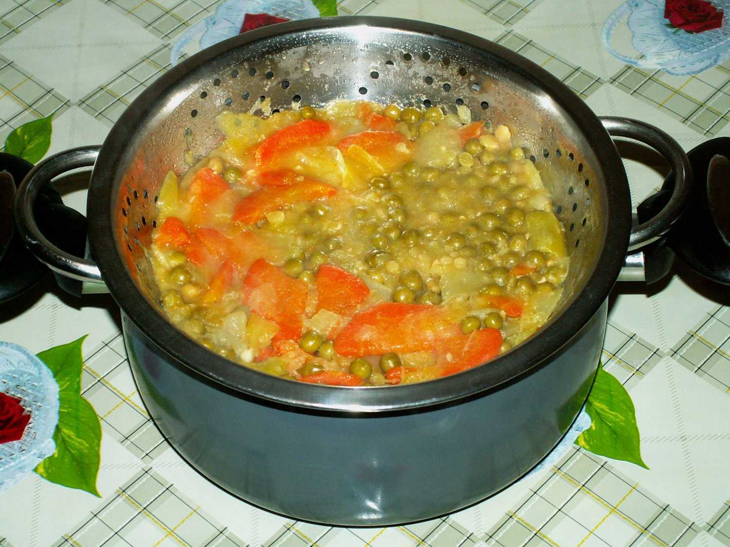 Гороховый суп с курицей - 8 пошаговых рецептов приготовления с фото