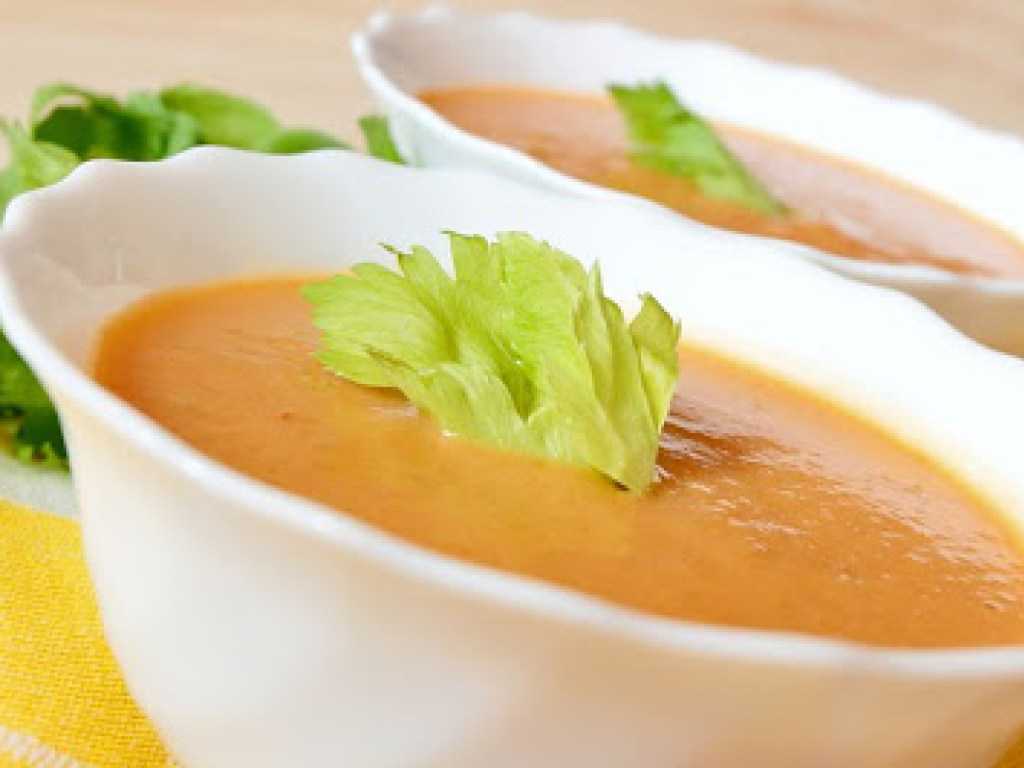 Суп сельдерей отзывы. Суп из сельдерея. Суп с сельдереем для похудения. Диеты на супе сельдерея. Рецепт супа с сельдереем для похудения жиросжигающего.