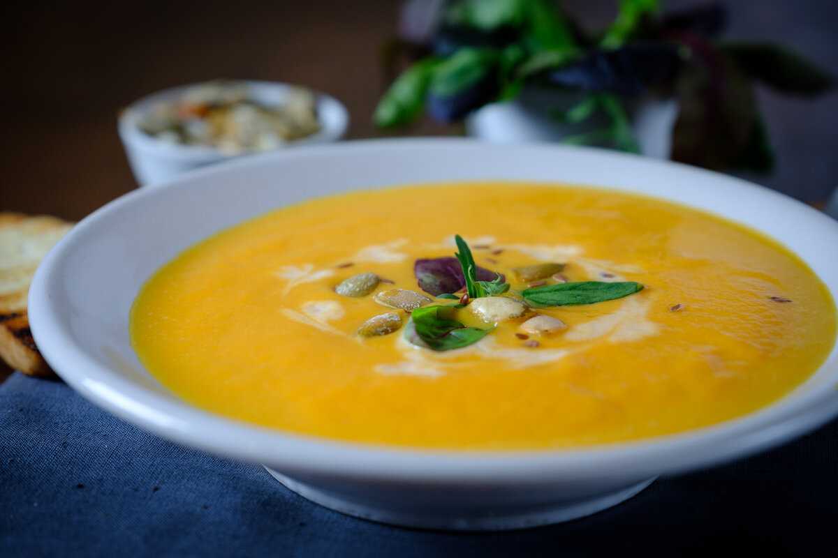 Тыквенный суп с булгуром и креветками - кулинарный рецепт с пошаговыми инструкциями | foodini
