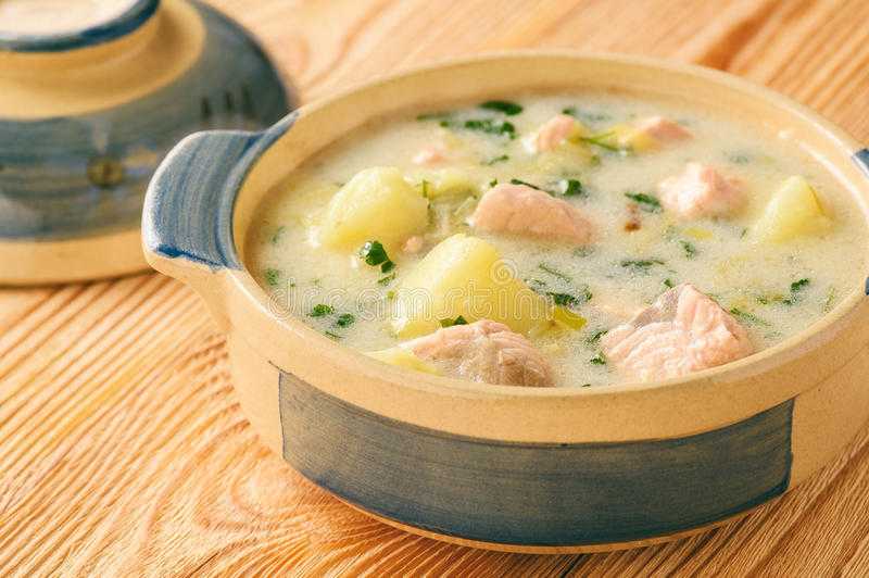Сырный суп с красной рыбой и плавленным сыром