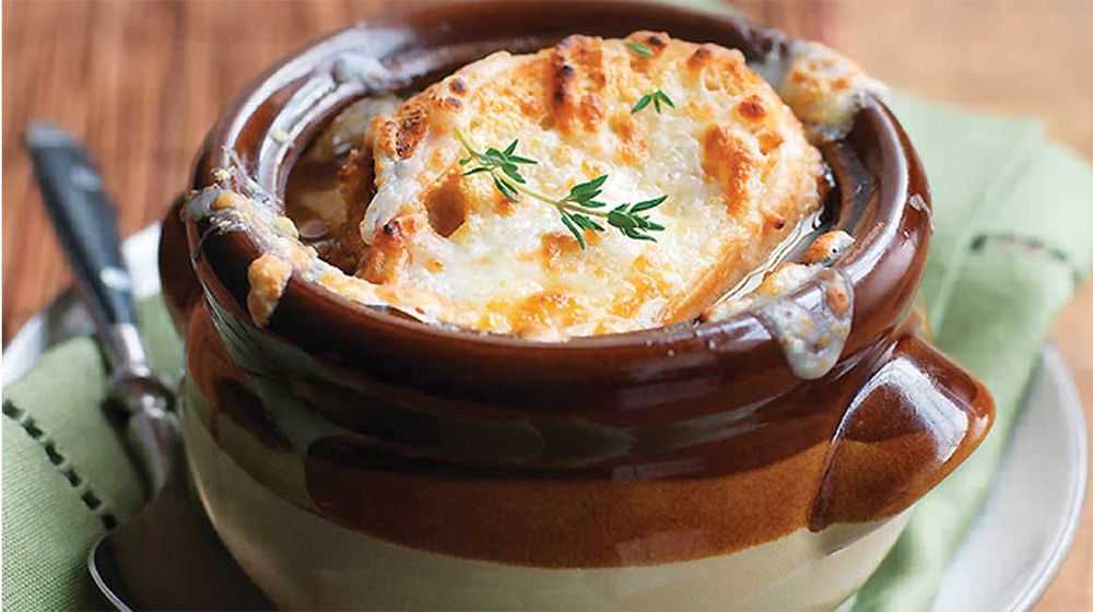 Луковый суп с сыром и гренками – простой рецепт с фото