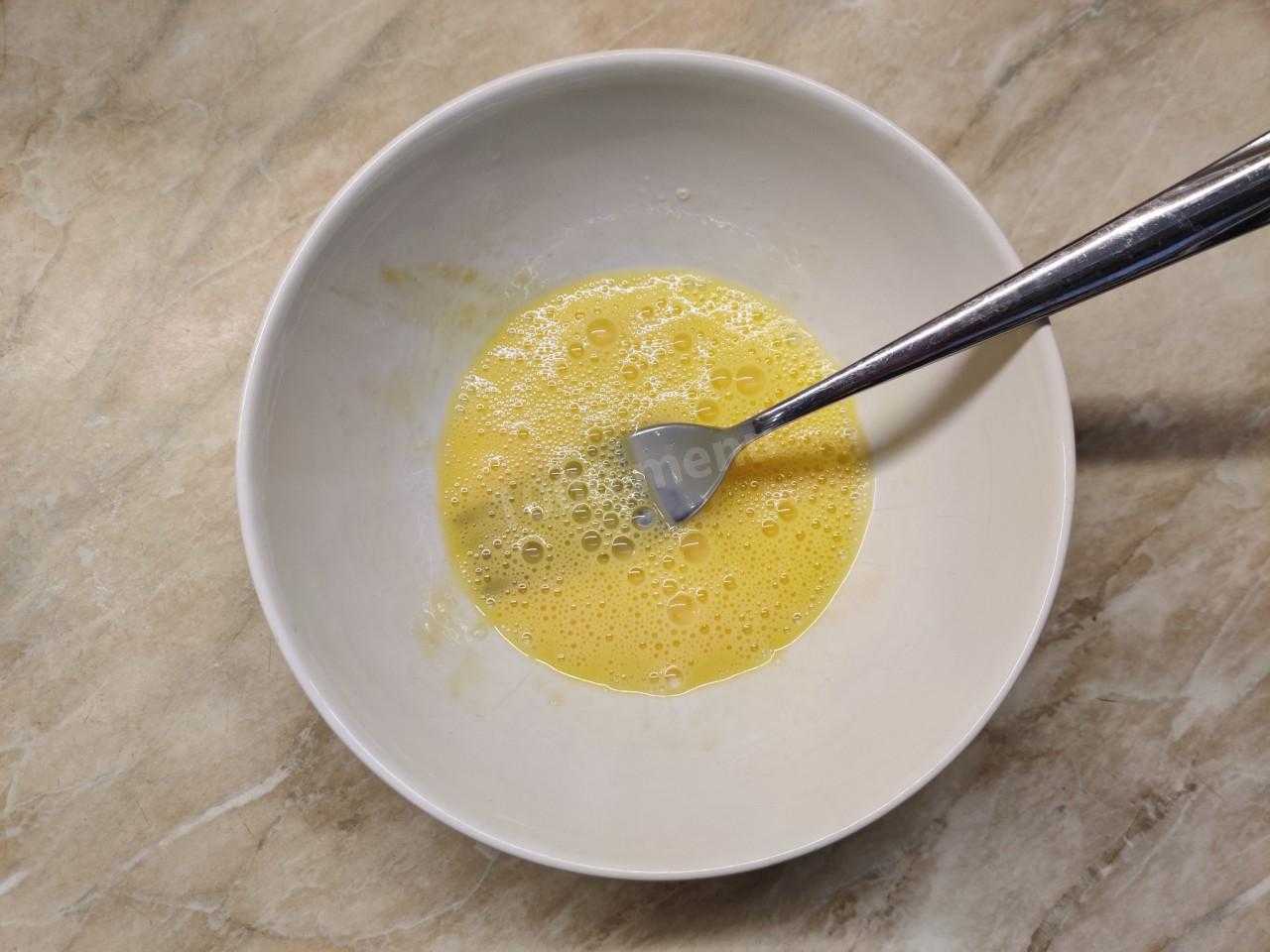 Суп с яичным желтком