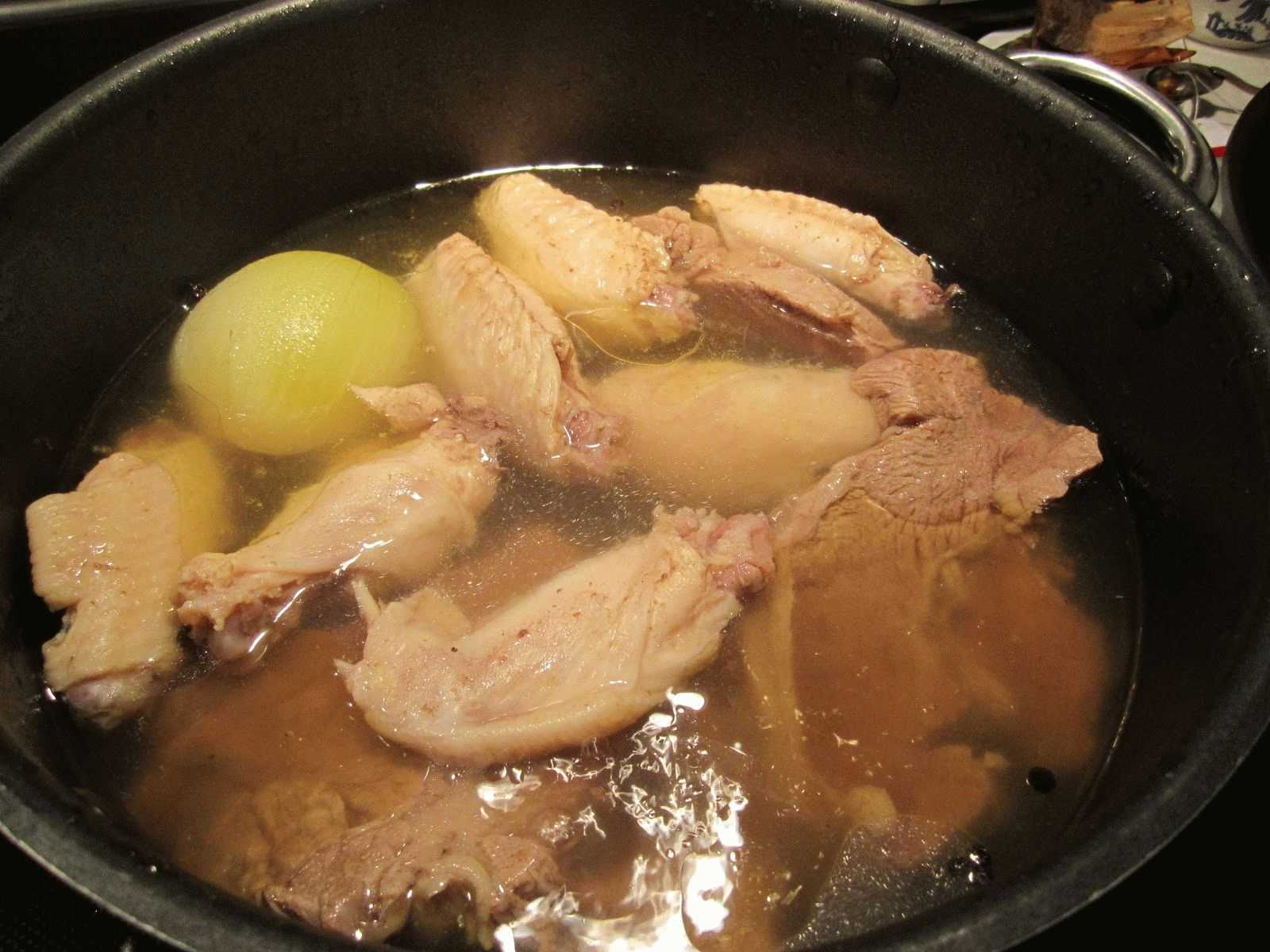 Прозрачный мясной бульон из свинины рецепт с фото пошагово - 1000.menu