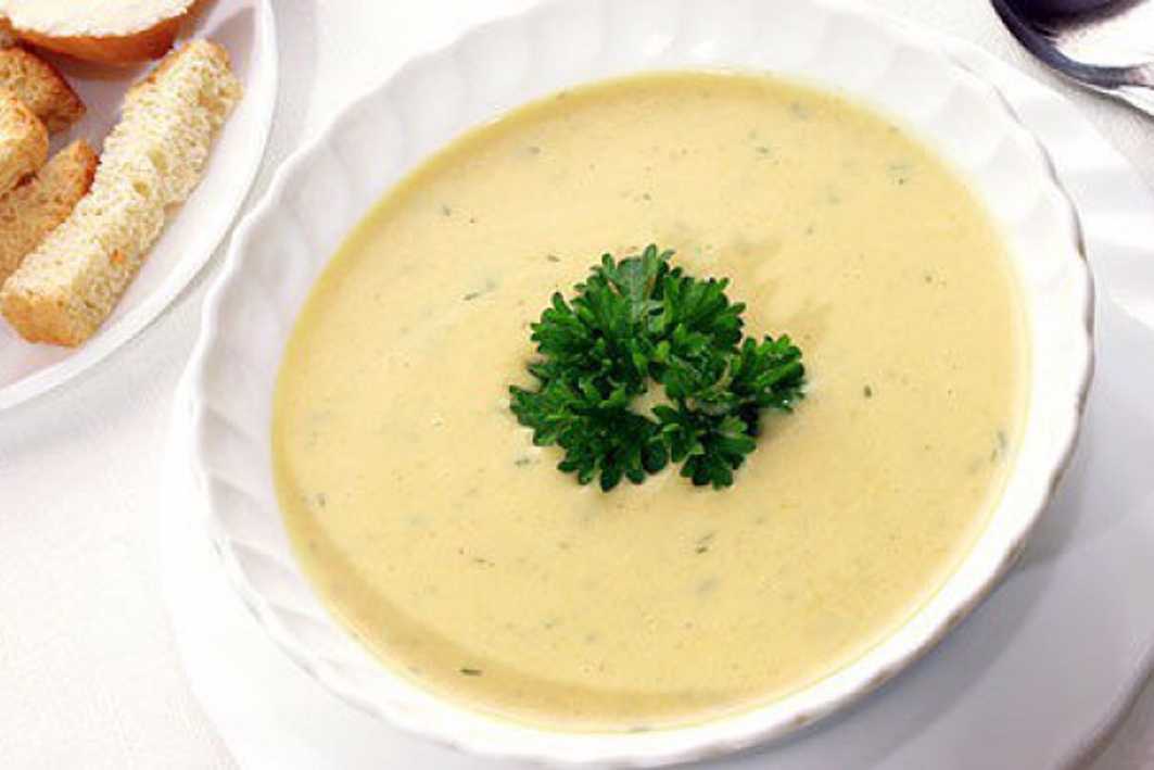 Cуп пюре из шампиньонов и картофеля