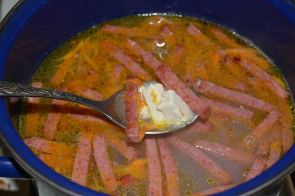Суп из копченой колбасы с рисом