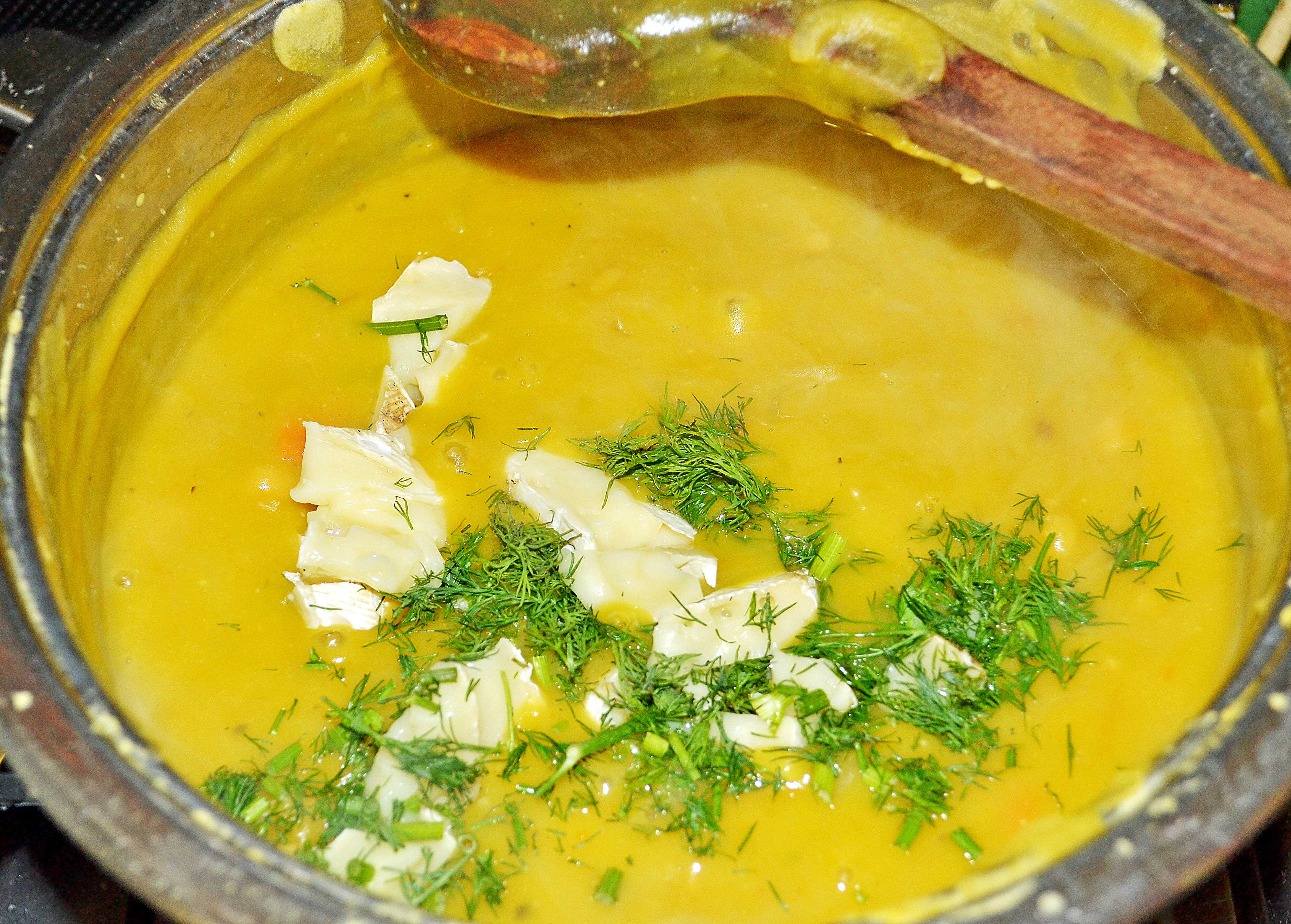 Гороховый суп с плавленным сыром